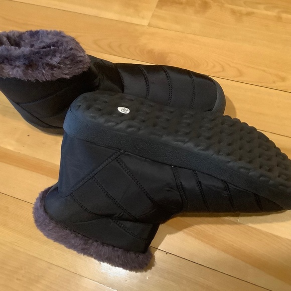 AB booties Sz 7 NEW - Picture 4 of 5